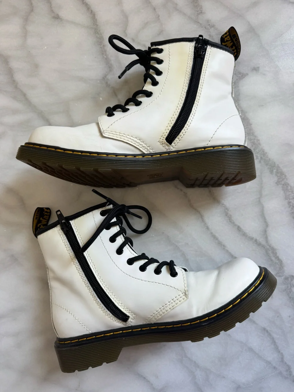 Dr. Martins YOUTH 1460 PATENT LEATHER LACE UP BOOTS White